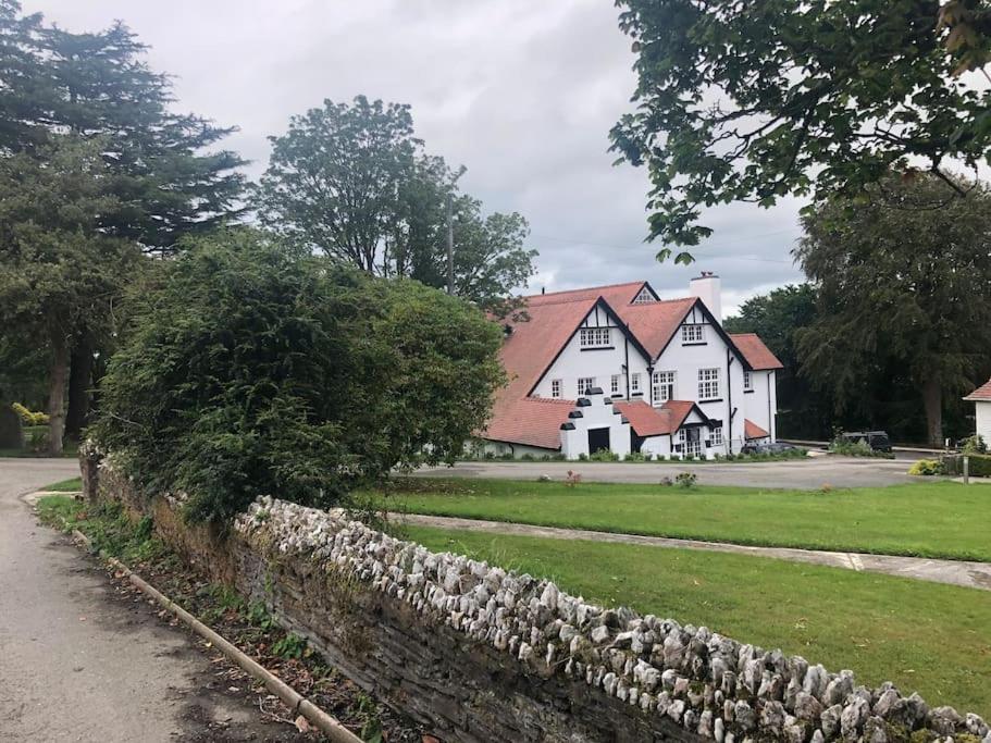 Bramble - Sleeps 5 With Free Wifi Holiday home Cardigan