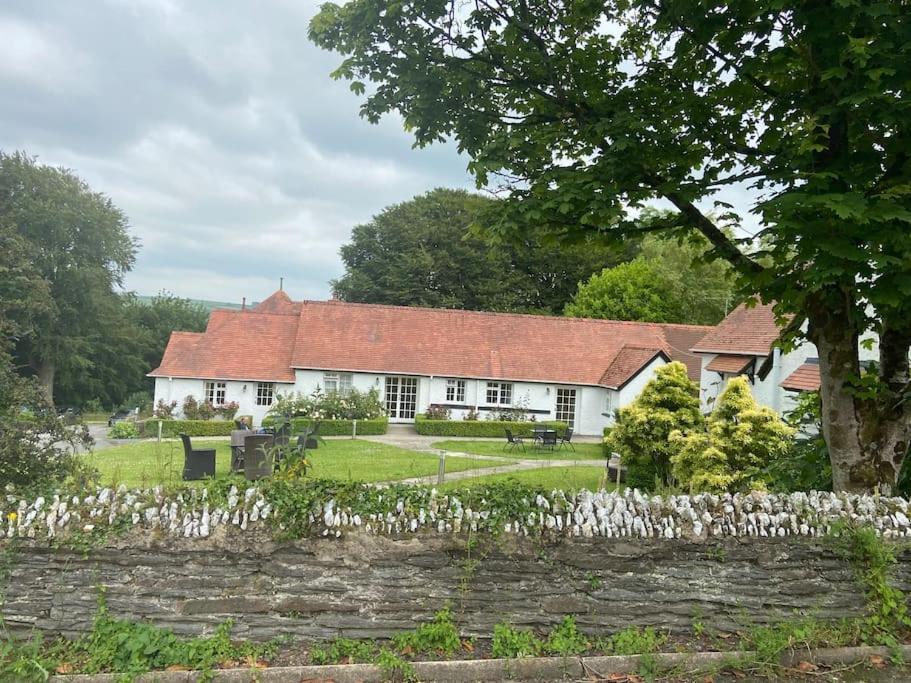 Holiday home Bramble - Sleeps 5 With Free Wifi *