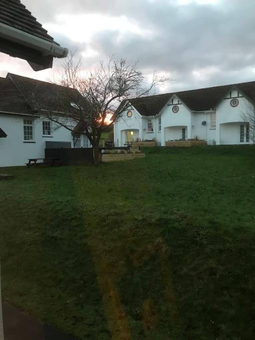 Bramble - Sleeps 5 With Free Wifi Cardigan