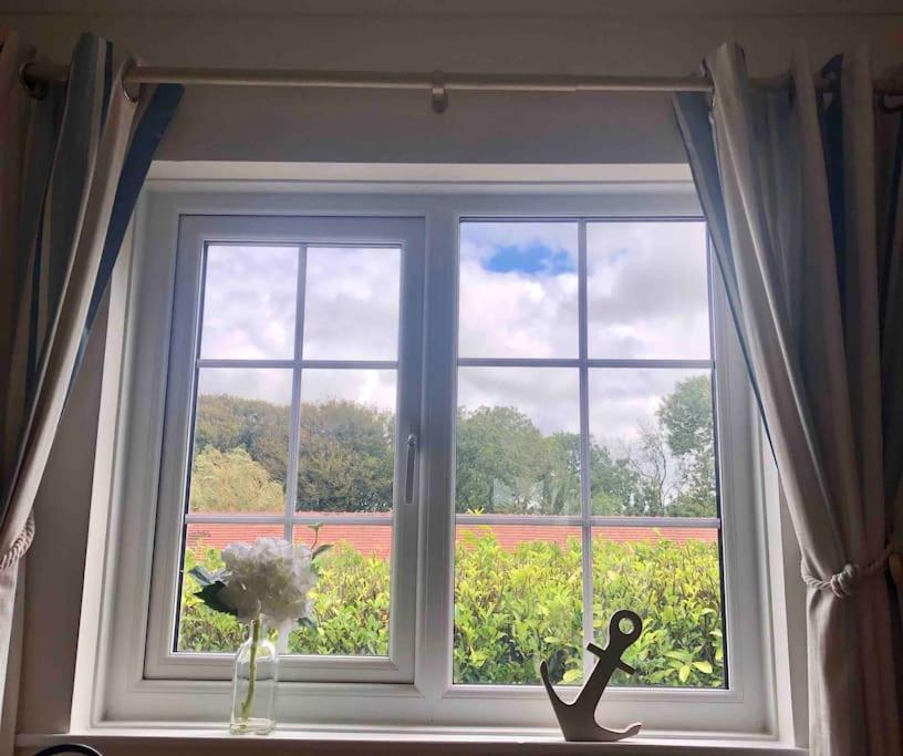 Bramble - Sleeps 5 With Free Wifi Cardigan