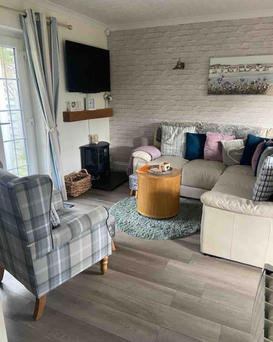 Bramble - Sleeps 5 With Free Wifi Cardigan