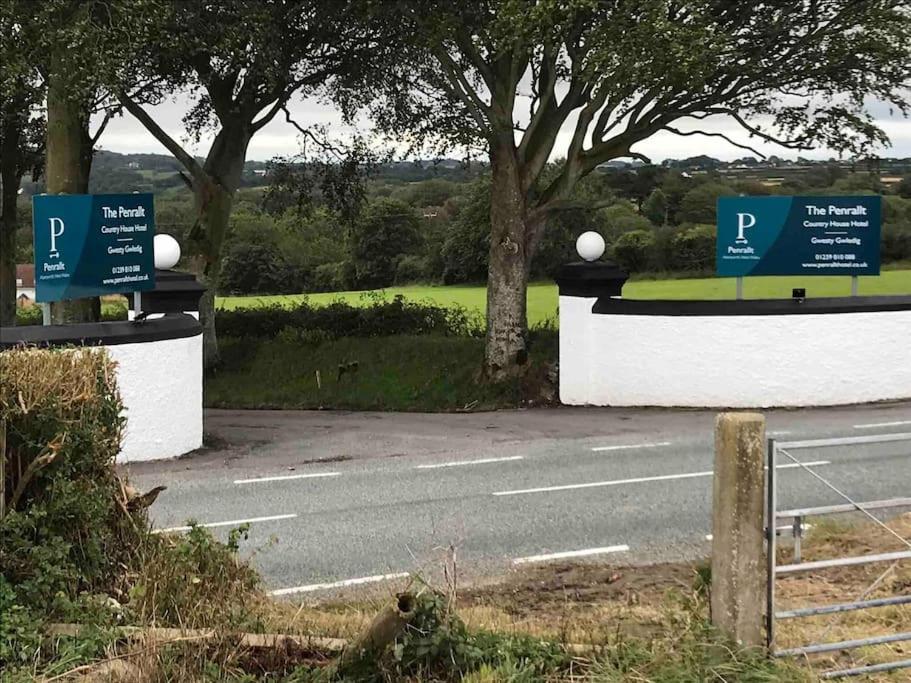 Bramble - Sleeps 5 With Free Wifi Cardigan
