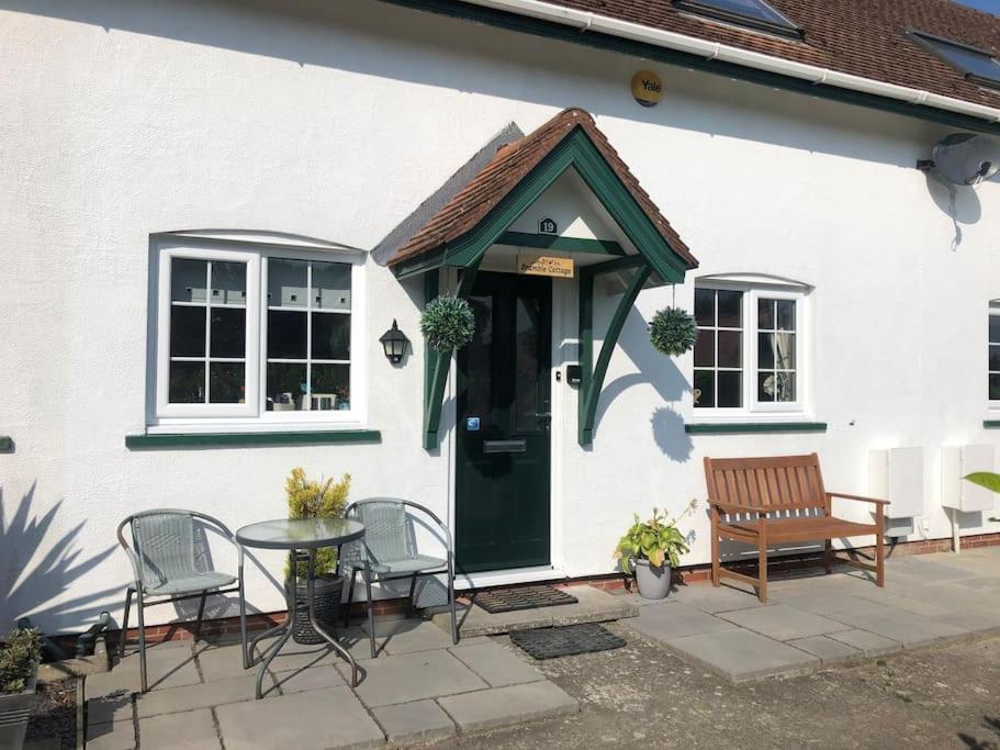 Holiday home Bramble - Sleeps 5 With Free Wifi *