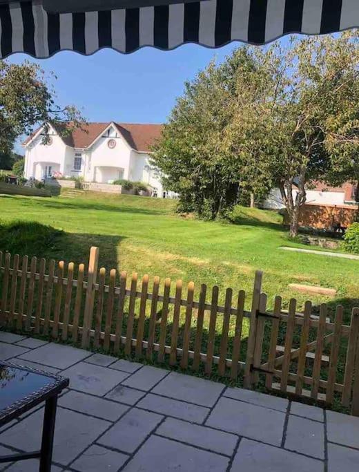 Bramble - Sleeps 5 With Free Wifi * Cardigan
